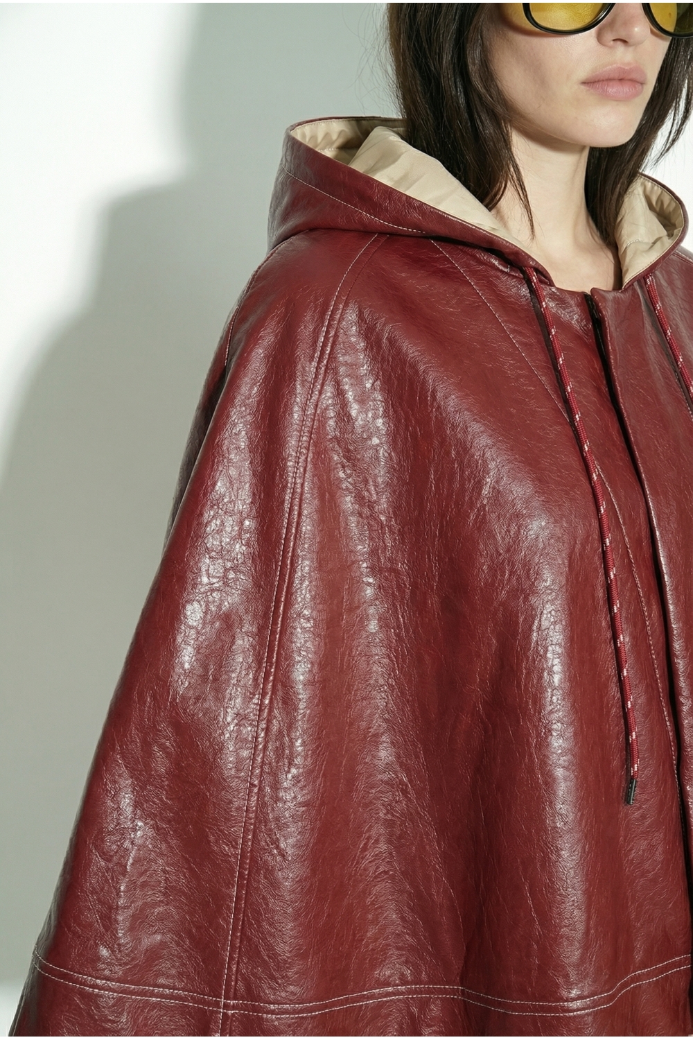 Cape Vinyle bordeaux fabriquée en Italie