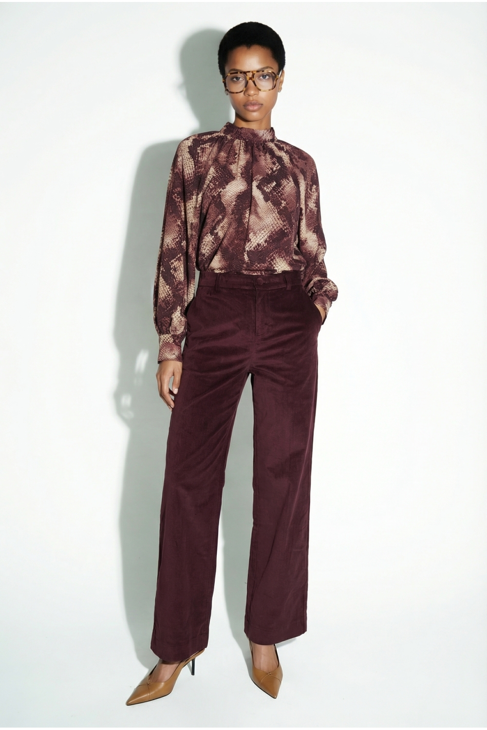 Pantalon Anja Smoking velour chocolat fabriqué en Italie