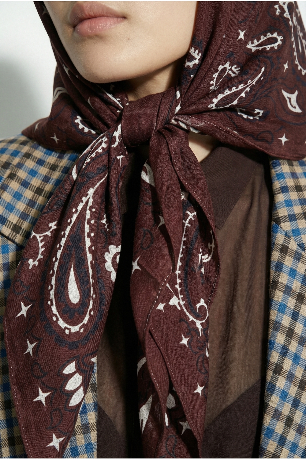 Hera scarf with chocolate print, made in Italy