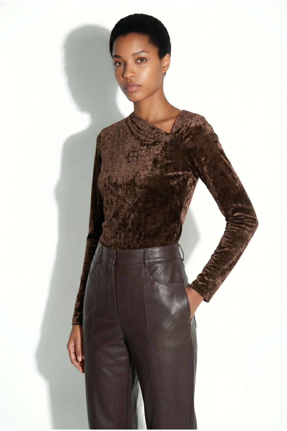 Blouse Lyra velvet Alvaere chocolat fabriqué en Italie